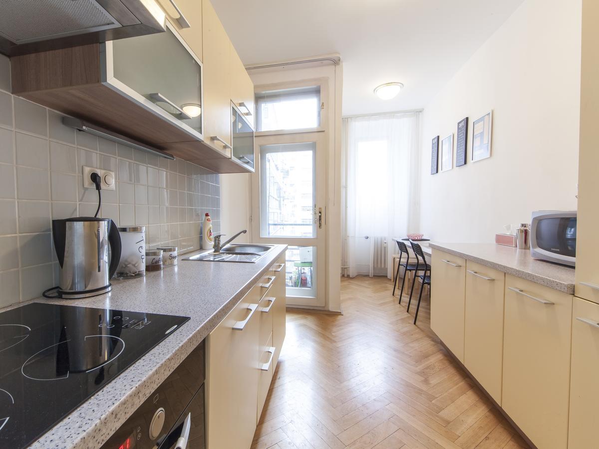Modern Central Apartment Dlouha Prága Kültér fotó